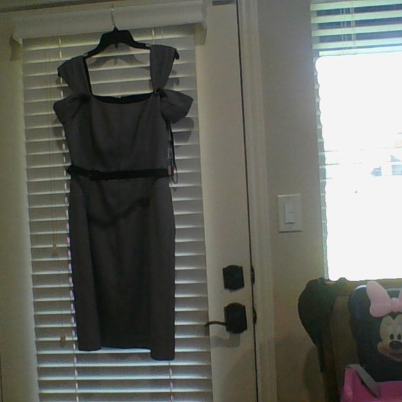 Top - Picture 4 of 16